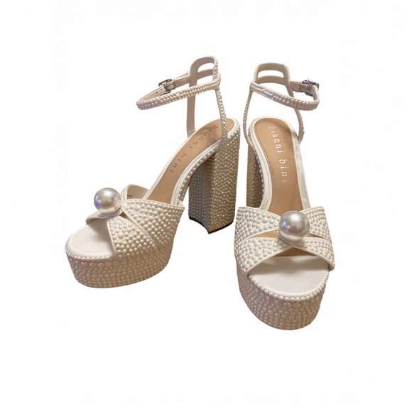 Gianni Bini Shoes - Gianni Bini Pearl Platform Heels Size 8 Bridal Wedding White Statement
